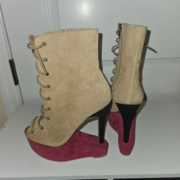 Dolce Vita 8 Bootie - Picture 2 of 12